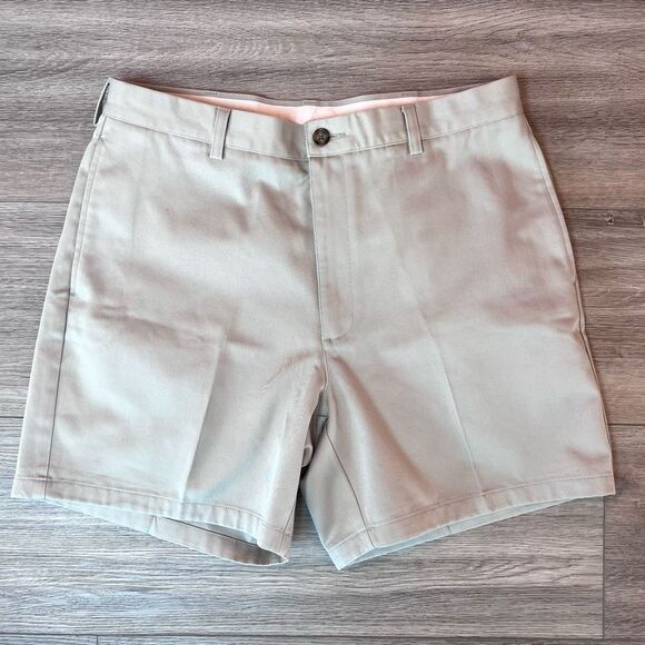 L.L.Bean Men's Cream Natural Fit 100% Cotton Flat Front Chino Shorts Size 35 - Picture 1 of 4
